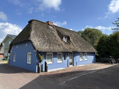 Gemütliche Reetdachkate in Eidernähe sucht kreativen Liebhaber