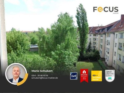 Eutritzsch - kleine, helle Dachgeschoßwohnung mit Tageslichtbad, Wanne & EBK in ruhiger Seitenstraße