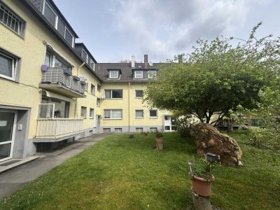 Helle Erdgeschosswohnung mit Balkon & Blick ins Grüne