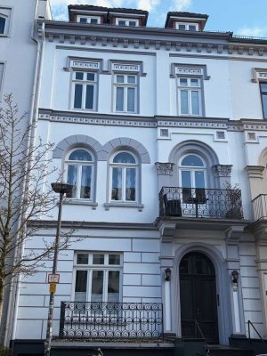 Neuer Preis!!!! Stilvoll sanierte Altbauwohnung am Rande des Viertels!