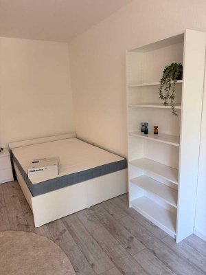 Erstbezug | Möbliertes WG-Zimmer in kernsanierter Wohnung - Düsseldorf Mörsenbroich