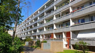 Schöne 3 Zimmer-Wohnung mit ebenerdiger Dusche in Halle