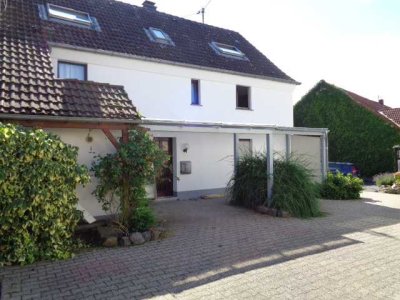 Gr. Wohnung mit Charme, Geschichte und Uhren, die anders ticken