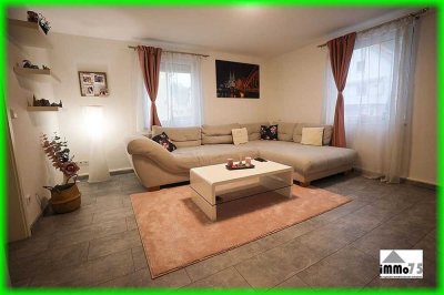 toll renovierte 4 Zimmer Eigentumswohnung mit Balkon und 2 Stellplätzen