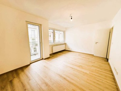 !!! Tolles, frisch saniertes 1-Zi-Apartment mit Balkon im Nordend, Nähe FH!!!