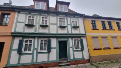 4 Raum-Wohnung über 2 Etagen mit Terrasse in Burg