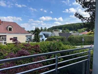 Sonnige Loggia-Wohnung mit Ausblick