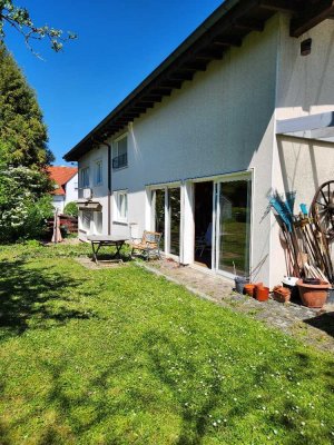 Schickes EFH mit ELW auf parkähnlichem Grundstück (weitere Bebauung möglich) Top Lage in Nidderau