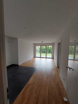 Neuwertige 2,5-Raum-Erdgeschosswohnung mit Balkon in Stadthagen