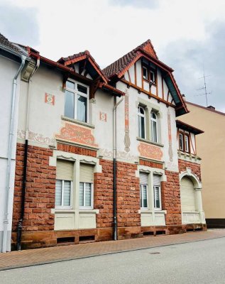Rodalben - Zwei vermietete, stilvolle Altbauwohnungen auf einer Etage in ruhiger Lage