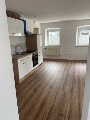 Neu renovierte 2 Zimmer Wohnung in Aidenbach, ca. 43qm, neu renoviert, Einbaukücke
