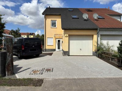 Preiswerte 4-Raum-Doppelhaushälfte mit EBK in Nessetal OT Westhausen