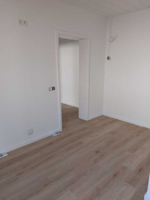 topsanierte Wohnung in Einfamilienhaus mit großem Garten in Leverkusen Hitdorf