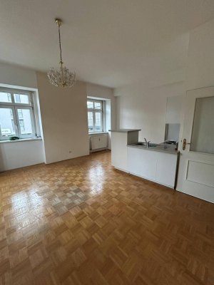 Helle, freundliche 2 Zimmer Wohnung