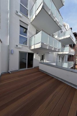 Traum am Stadtpark: Hochwertige 2-Zi Wohnung mit 22qm Dachterrasse für den anspruchsvollen Single