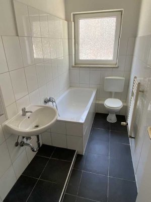 **SCHÖNE 3-ZIMMERWOHNUNG IM ERDGESCHOSS**