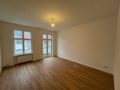 Erstbezug nach Sanierung: Helle 3-Zimmer-Wohnung in Berlin - Emser Straße