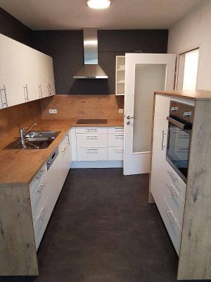 Moderne 2-Zimmer Dachgeschosswohnung mit Loggia