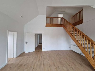 Dachgeschoss-Maisonette mit traumhaften Ausblick & typischen Dachschrägen