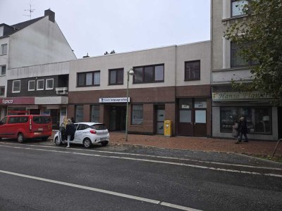 Anfragen nur per E-Mail. Sehr moderne und zentral gelegene 2 Zi.-Wohnung mit EBK.