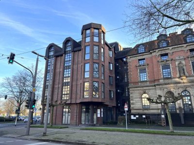 Große Wohnung mit 2 Balkonen und 2 Tiefgaragenstellplätze