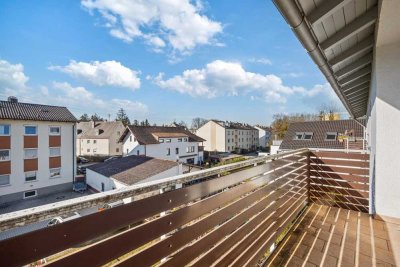 Renovierungsbedürftige 2-Zimmer-Wohnung. Frei. Ganz Oben.
Eigennutzung oder Kapitalanlage.