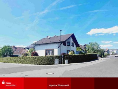 Bad Camberg: Gepflegtes Wohnen (Doppelhaushälfte) in herrlicher Randlage mit Garage