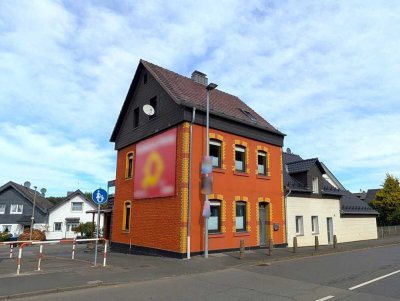 Liebevoll modernisierter Altbau in Bergisch Gladbach - Schildgen