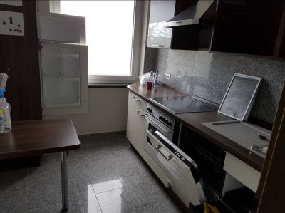2 Zimmerwohnung, EBK, Badewanne, Balkon, Fahrstuhl, Stellplatz
