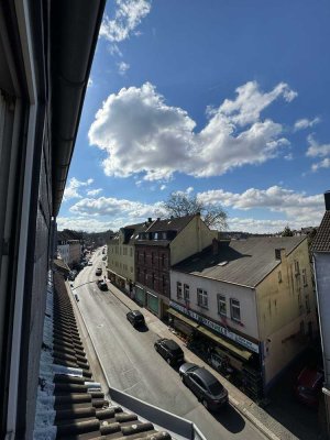 Helle 2 Zimmer Wohnung in der Huesstraße