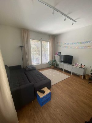Schöne 2-Zimmer Wohnung im 1. OG in Berlin Tiergarten