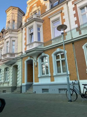 Schöne Maisonette Wohnung mit großen Balkon