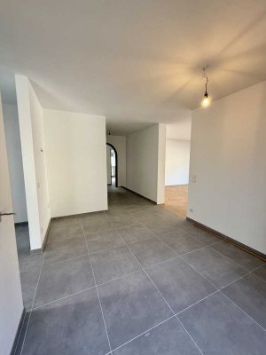 Erstbezug nach Sanierung - 4 Zimmerwohnung mit Balkon
