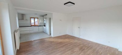 TOP KAPITALANLAGE: Frisch sanierte 3 Zimmer Wohnung in ruhiger Wohnanlage von Rotthalmünster!