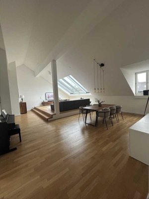 Exklusives 140qm Luxus-Loft am Rhein – Wohnen in Düsseldorfs Bestlage