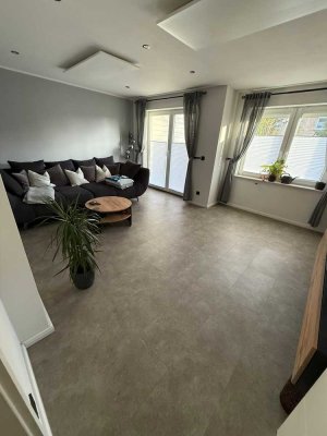Sanierte Wohnung am Einfelder See mit Terrasse und Gartennutzung
