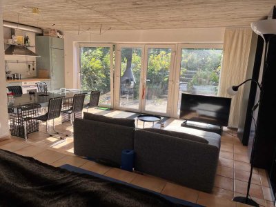 Attraktive  1-Zimmer-Wohnung mit EBK und Terrasse im Grünen