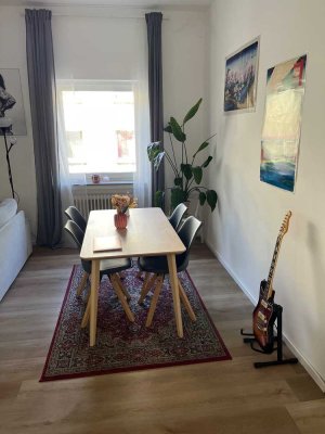 2-Zimmer-Wohnung in der Bonner Altstadt (mit Kirschblütenblick)