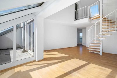 Sofort bezugsfreie Maisonette-Wohnung mit zwei Dachterrassen und TG-Stellplatz