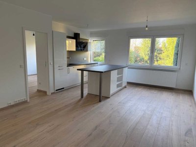 Ruhig & stilvoll: Kernsanierte 2-Zimmer-Wohnung mit schönem Ausblick ins Grüne