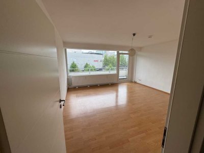 Helle 1,5 Zimmer Wohnung
