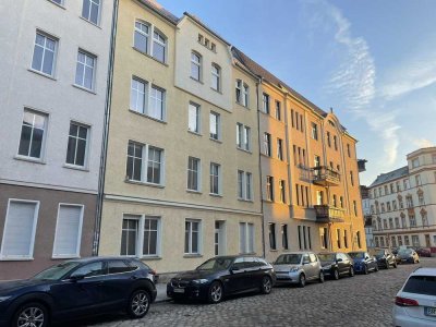 Helle 3-Zimmer Wohnung in schönem Altbau