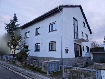 Zweifamilienhaus mit viel Platz in guter Lage
