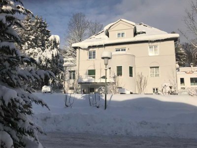 Traumhafte Altbauwohnung mit Garten!