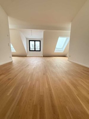 Sonnig und gemütlich -  2 Zimmer Dachgeschosswohnung ab sofort zu vermieten