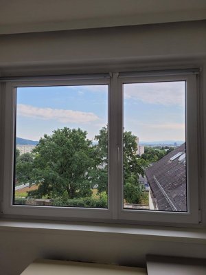 Helle Garconniere nahe der Universität