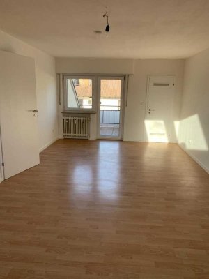Großzügige 1-Zimmerwohnung mit Dachterrasse in ruhiger Lage in Bonlanden