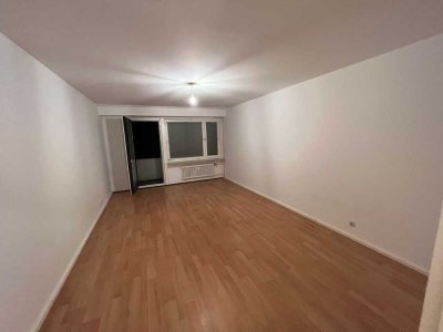 Zentrumsnahe 1 Zimmer Wohnung mit Aufzug, Keller & Balkon nahe ÖPNV