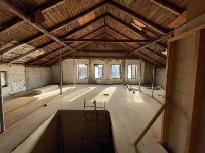 Individuelle Dachgeschosswohnung und Erdgeschosswohnung im Paket zu verkaufen