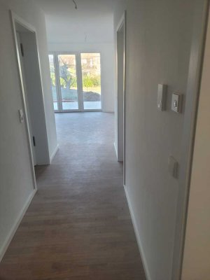 Erstbezug! 3 Raum Wohnungen mit luxuriöser Innenausstattung mit 2 Balkone und eigenem Garten